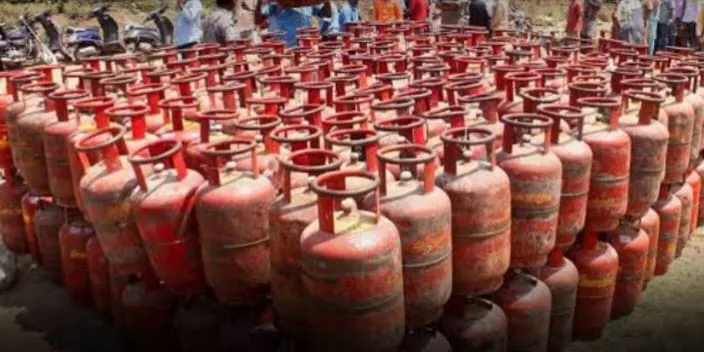 राजस्थान समाचार, गैस सिलेंडर कालाबाजारी, एलपीजी संकट, ब्रेकिंग न्यूज़, भारत समाचार, गैस सिलेंडर मामला