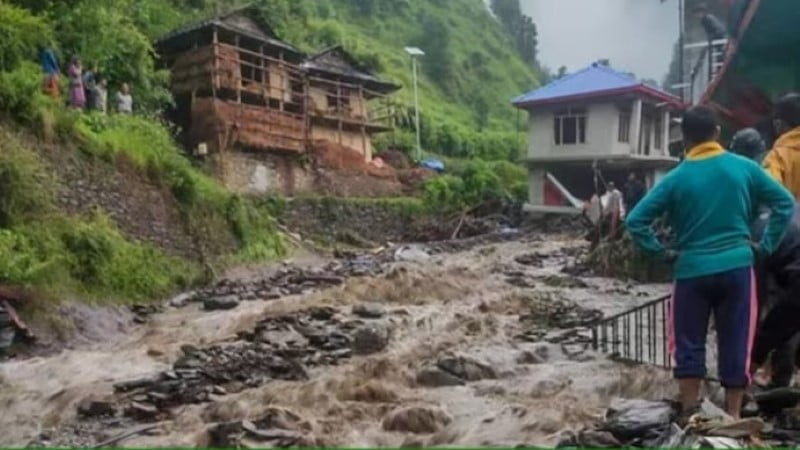 Himachal Pradesh News: हिमाचल प्रदेश में राज्य आपदा घोषित, और बारिश का अनुमान, भर्ती बारिश के चलते 7