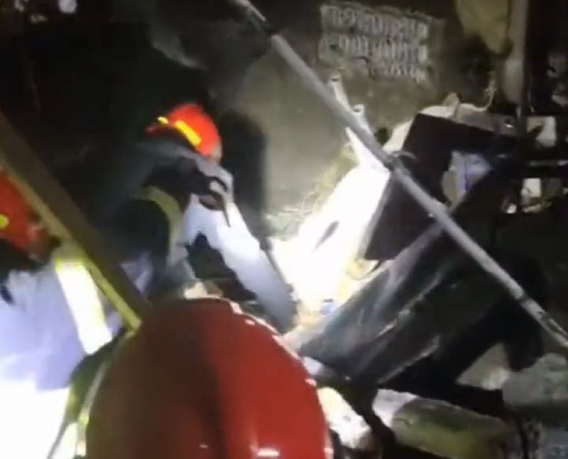 Mumbai: ठाणे में इमारत गिरने से 8 महीने के बच्चे सहित 2 की मौत, 5 घायल