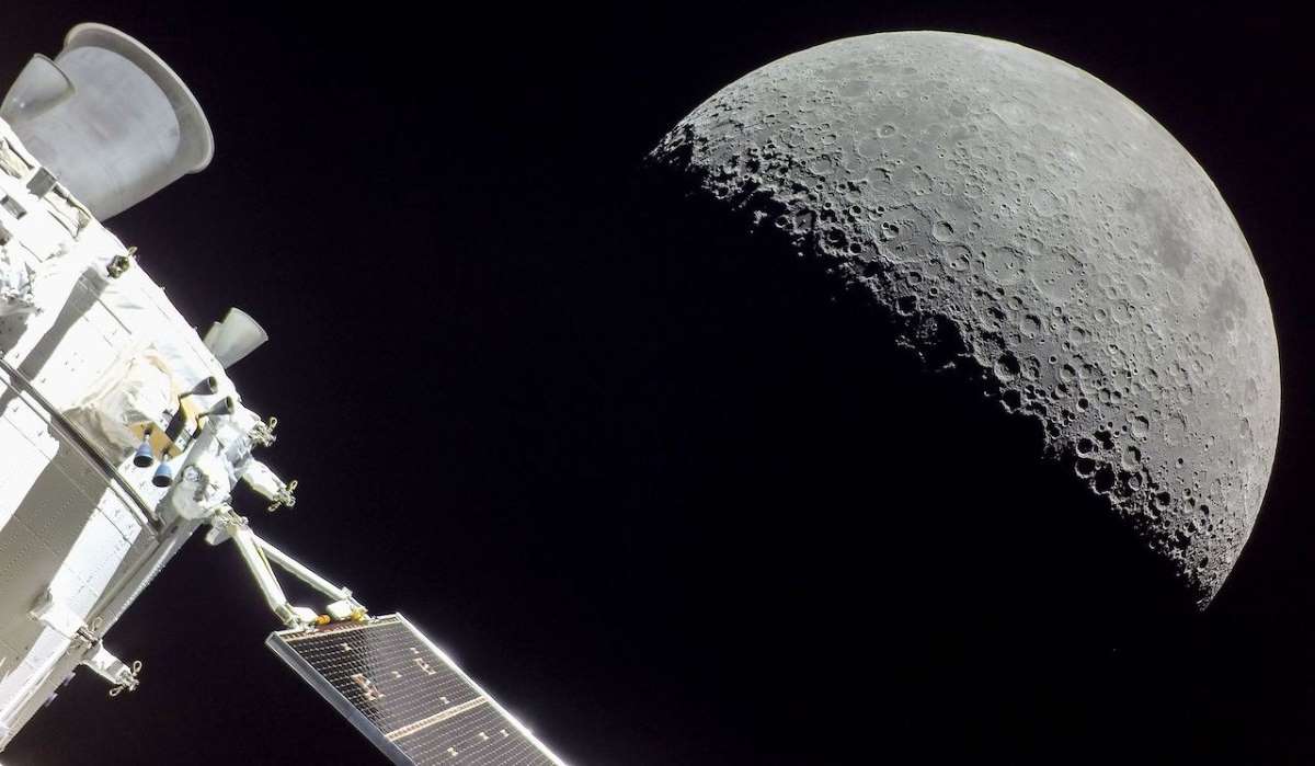 चीन से लिए उधार के रॉकेट से पाकिस्तान चला चंद्रयान की बराबरी करने, चीन के चंद्रमा पर बेस बनाने के प्